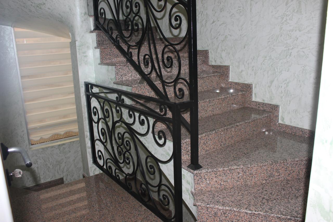 Gama Palace Batoemi Buitenkant foto